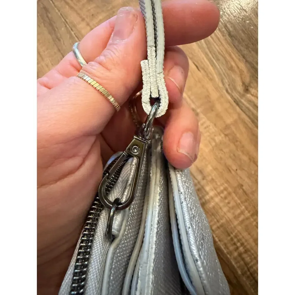 Lug wallet